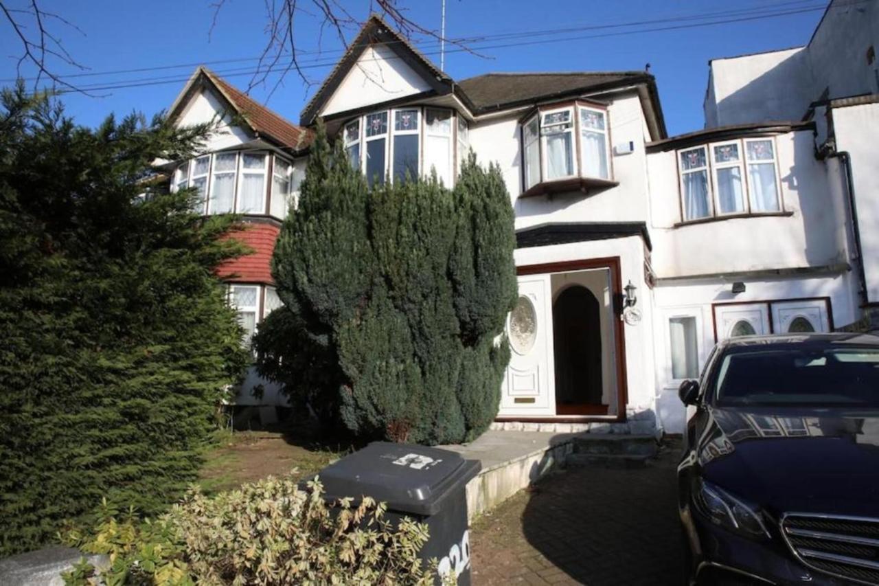 Oyo Timi Holiday Homes Londres Exterior foto