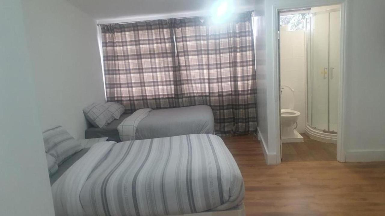 Oyo Timi Holiday Homes Londres Exterior foto